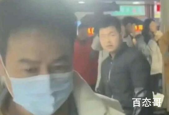 网友夜市偶遇张颂文 晚上是去吃猪脚饭的吗