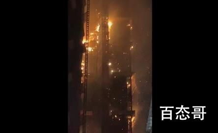 香港一42层在建大楼发生严重火灾 所以说住高楼层也是麻烦！怎么救？怎么跑？