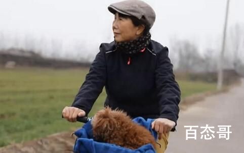 65岁阿姨离婚后8年骑行12国 运动分泌多巴胺就是治疗抑郁症的