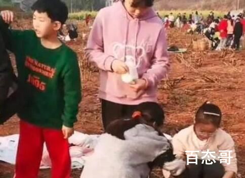 小学生背着“锅碗瓢盆”去春游 这才是春游的意义