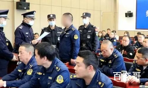 男子警示大会上被铐走全场震惊 彰显了法律的尊严和力度支持！