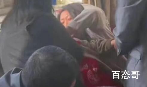 婚闹堵门1小时 丈母娘吃2次救心丸 女方真想要结婚就利索点闹个什么劲