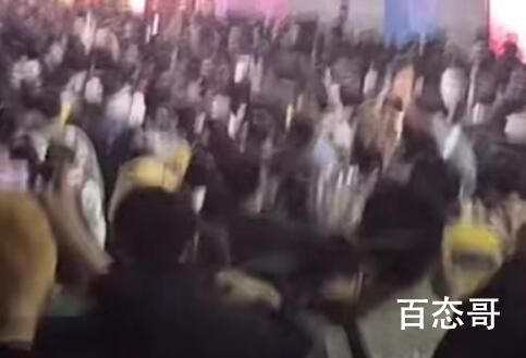 第一批游客把长沙堵紫了 这出门一趟比上班都累哪哪都是人