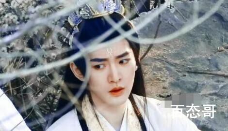 《长月烬明》公冶寂无一开始喜欢的人是哪个 《长月烬明》叶冰裳三世身份分别是那些人