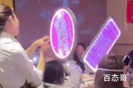 上海00后为纸片人吃席 多了一种聚会的方式开心比什么都重要