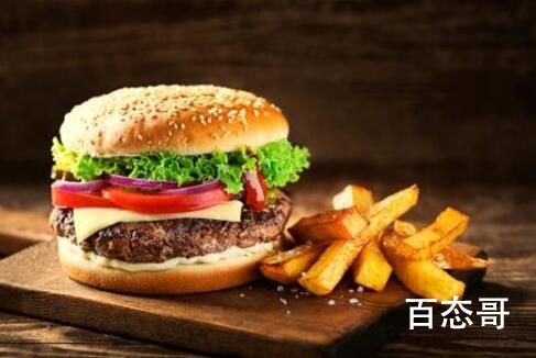 女子吃2口汉堡赶高铁过敏险休克 背后的真相让人始料未及